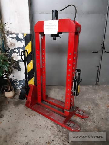 Prasa hydrauliczna W25 (nacisk - 25 t) 